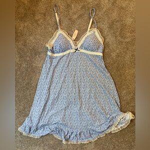 NWT Victoria’s Secret Blue Floral Lace-Trim Chemise Nightgown, size small